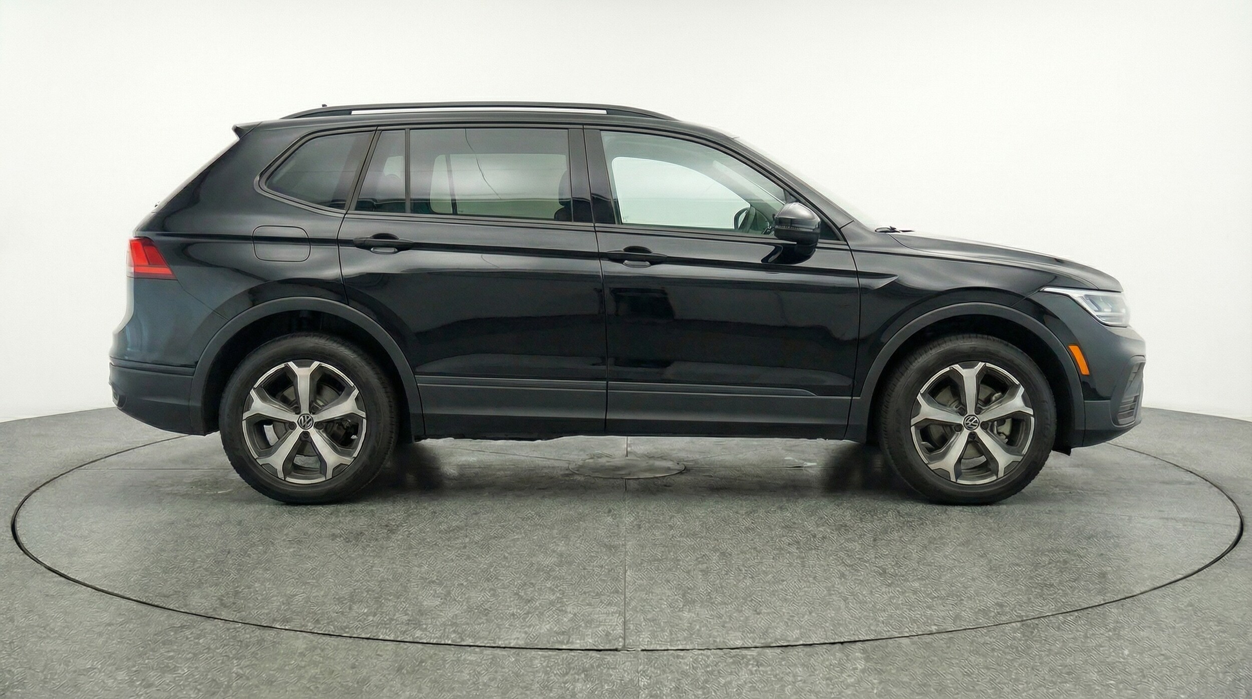 Thumbnail: 2026 Volkswagen Tiguan - 8