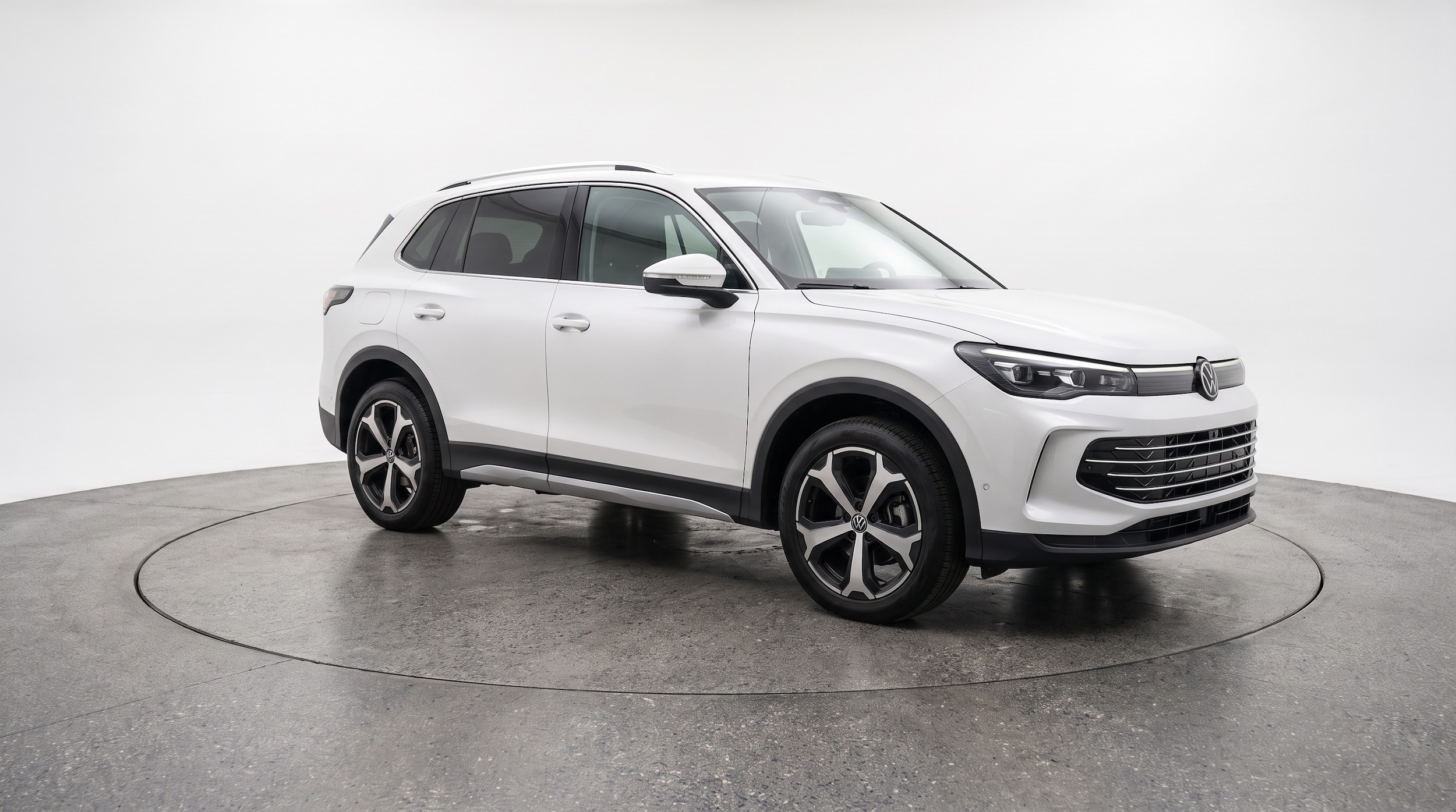 Thumbnail: 2026 Volkswagen Tiguan - 1