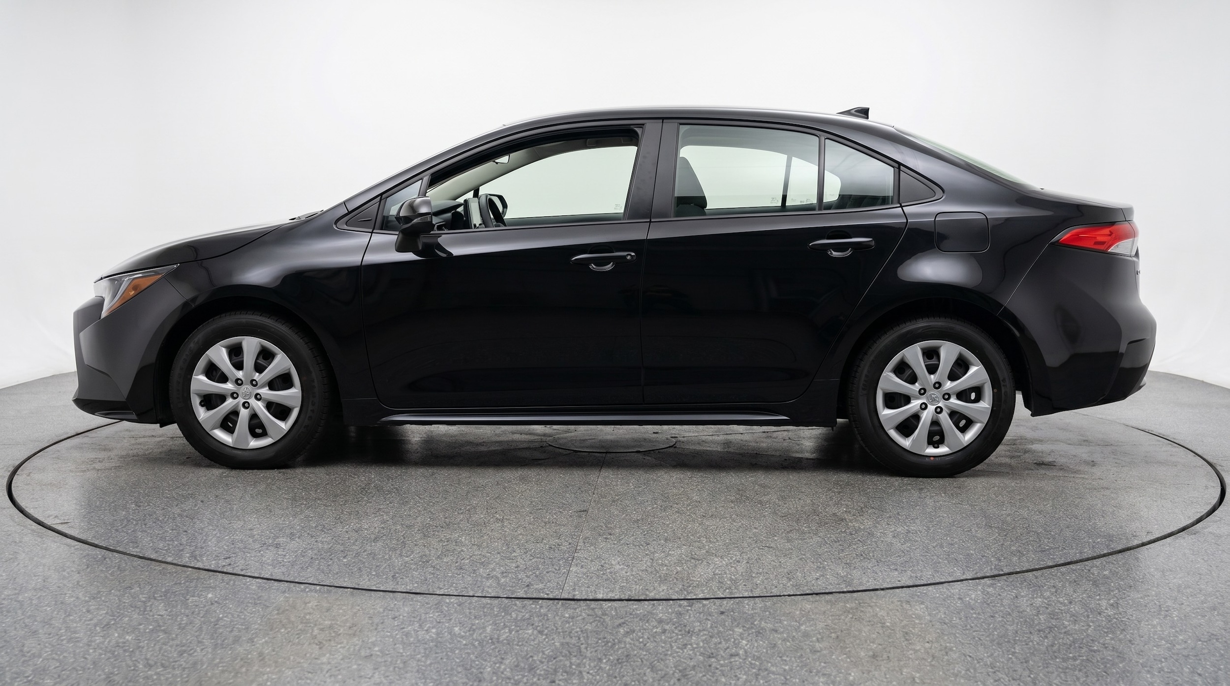 Thumbnail: 2025 Toyota Corolla - 4