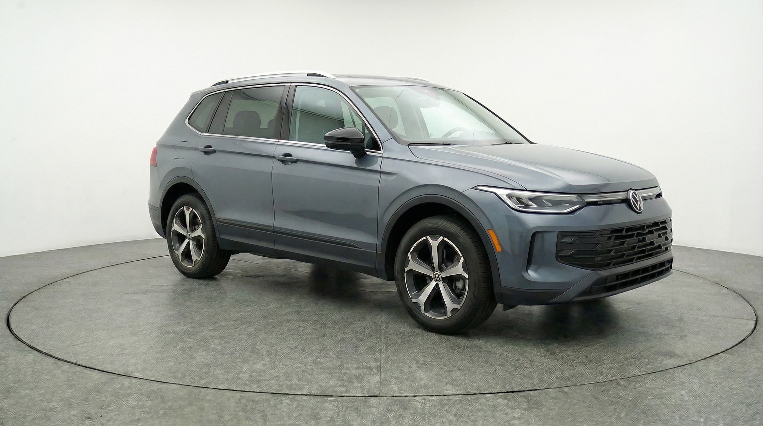 Thumbnail: 2026 Volkswagen Tiguan - 1