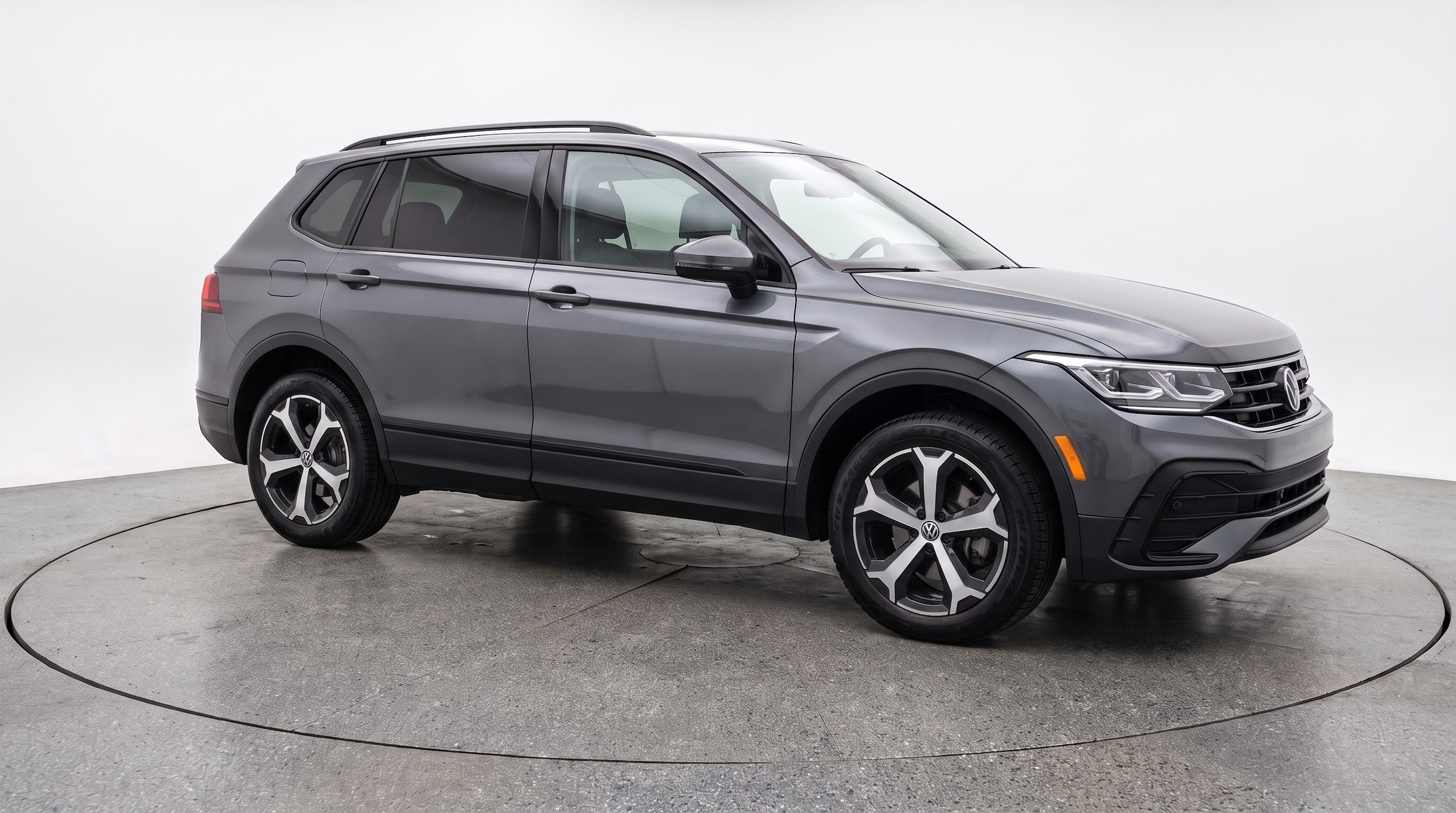 Thumbnail: 2026 Volkswagen Tiguan - 1