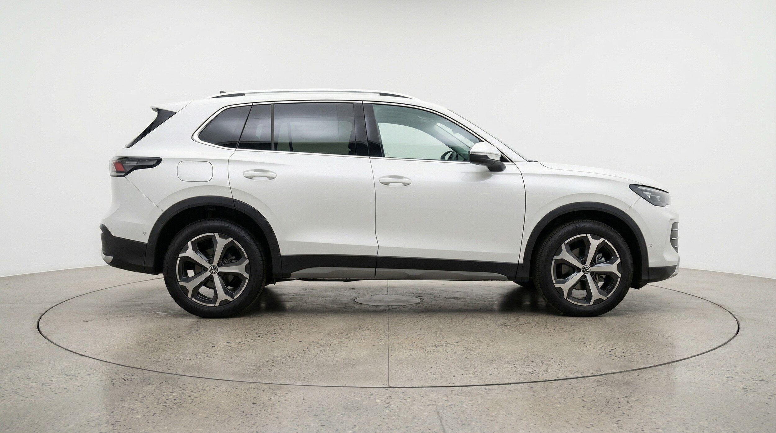 Thumbnail: 2026 Volkswagen Tiguan - 8