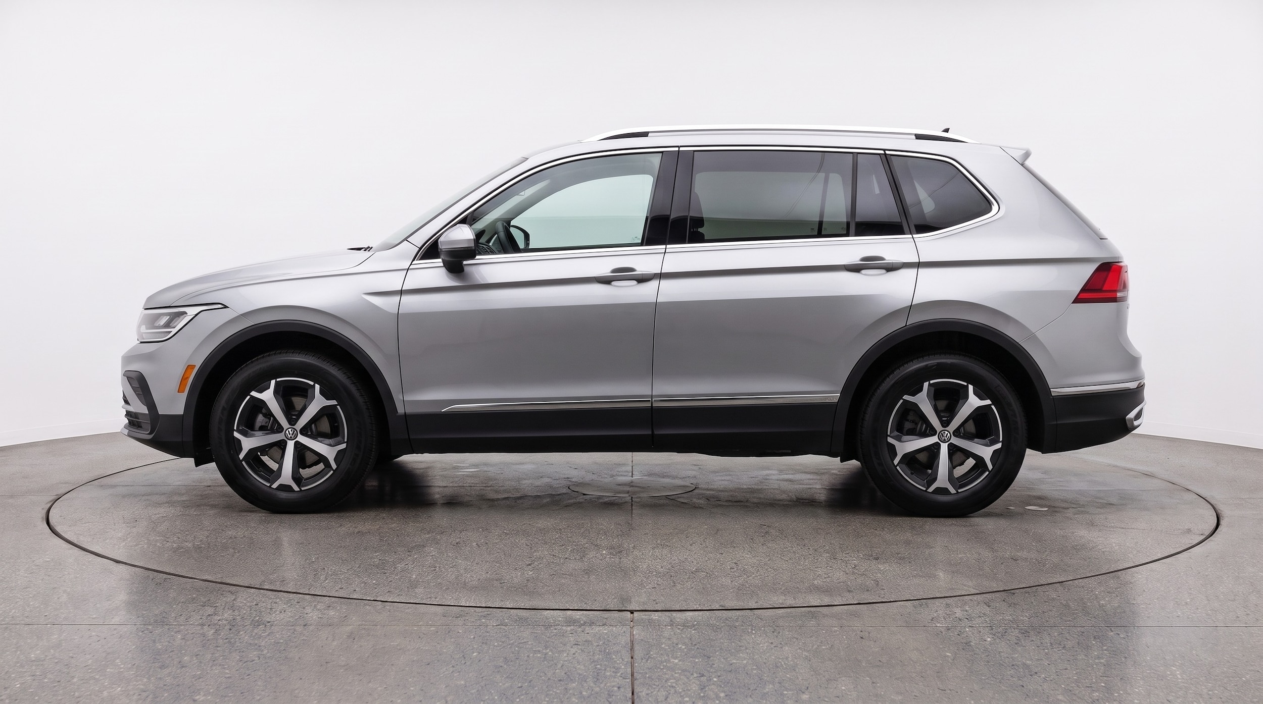 Thumbnail: 2026 Volkswagen Tiguan - 4