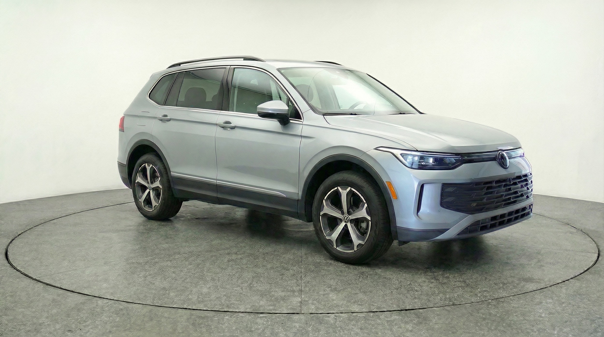 Thumbnail: 2026 Volkswagen Tiguan - 1