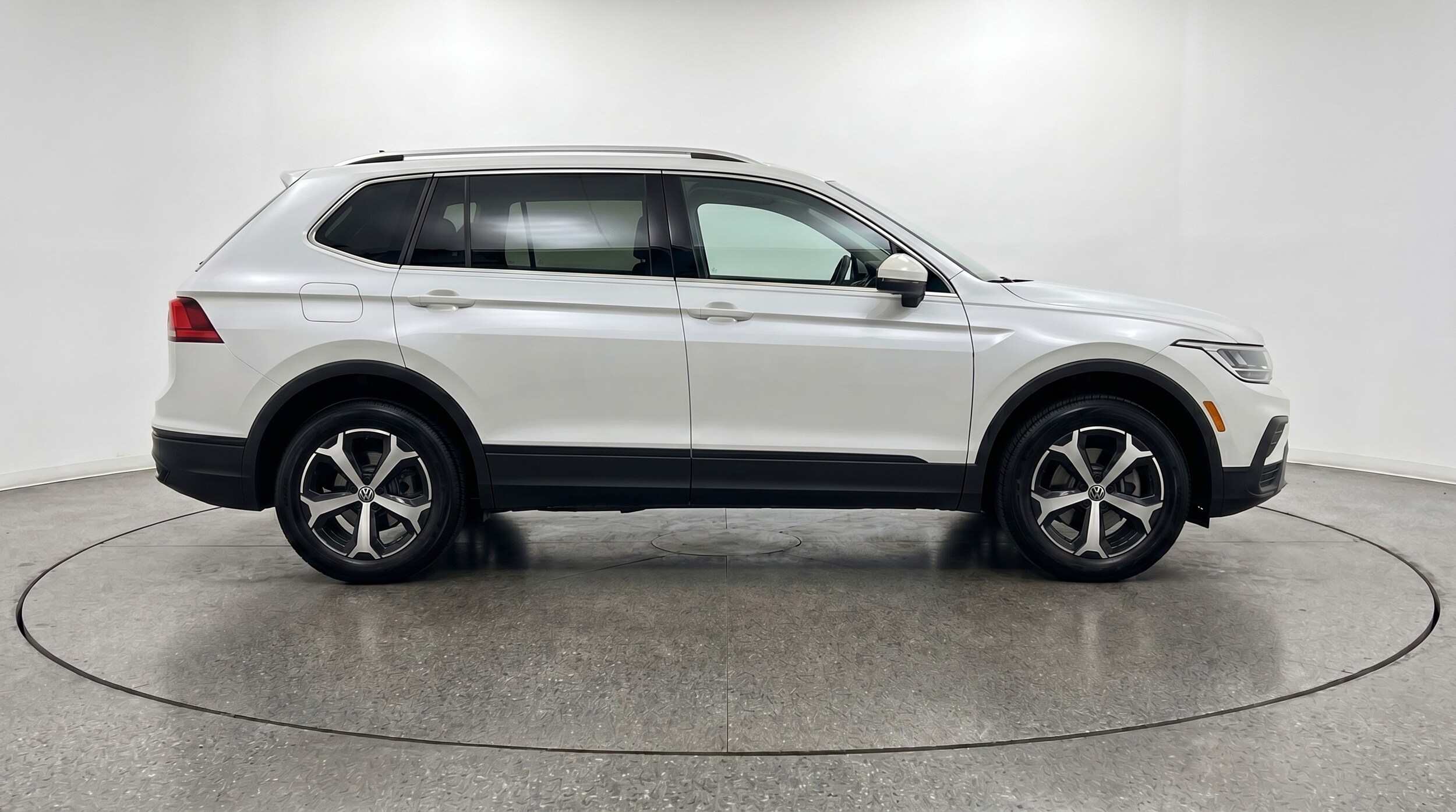 Thumbnail: 2026 Volkswagen Tiguan - 8