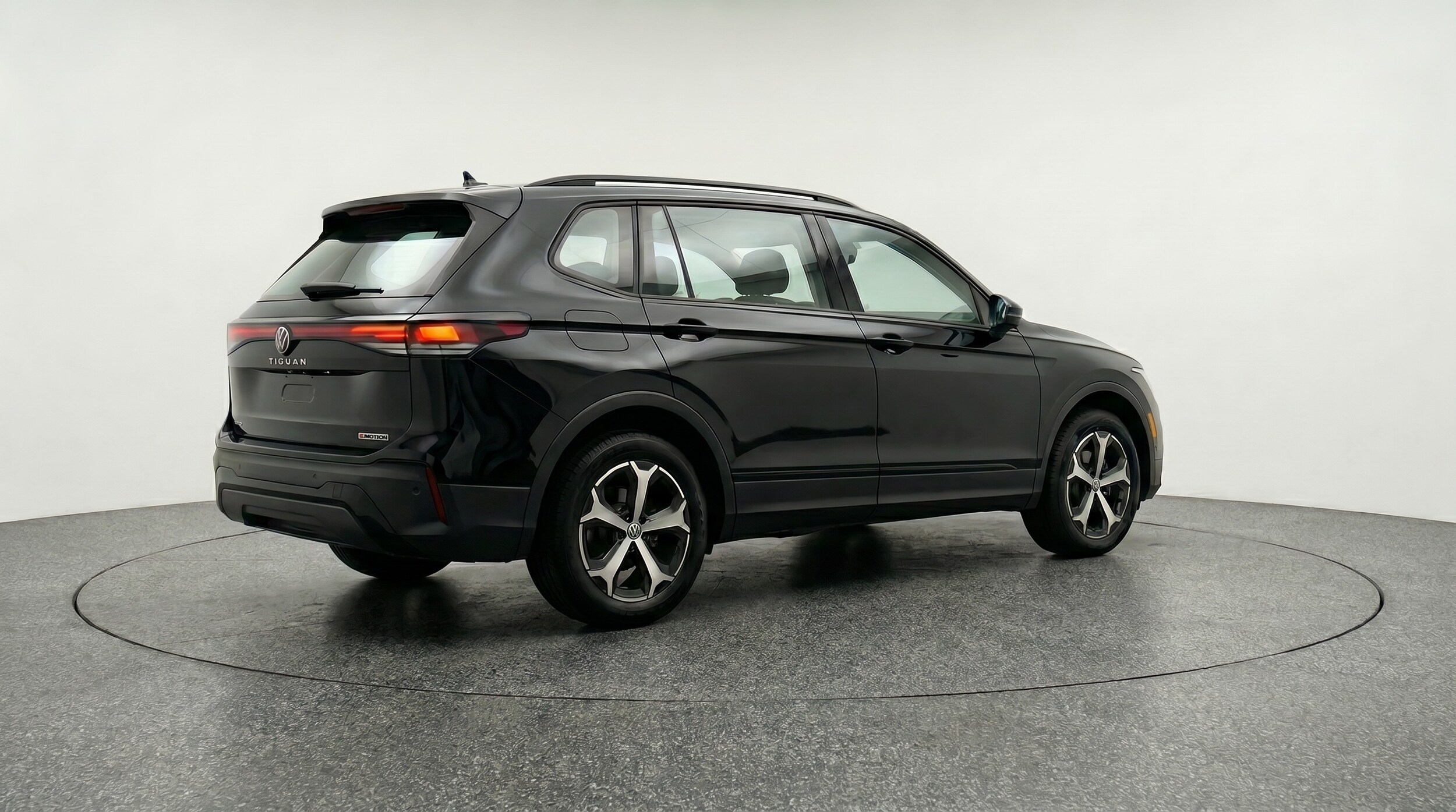 Thumbnail: 2026 Volkswagen Tiguan - 7