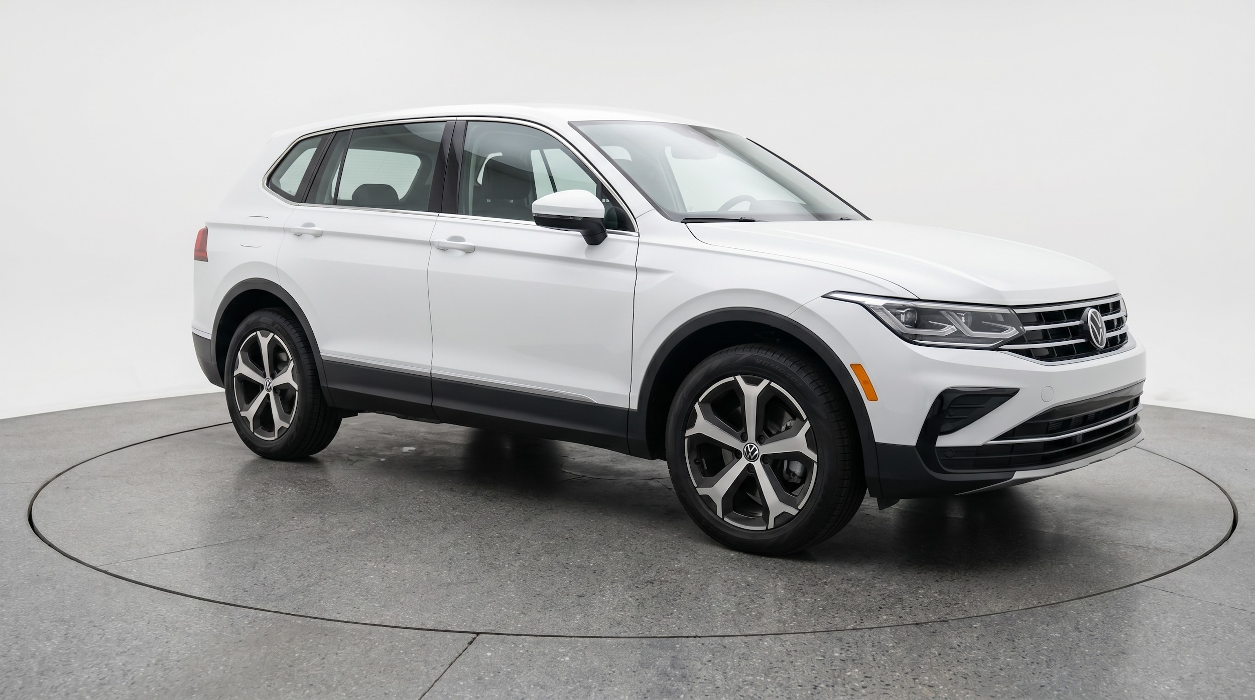 Thumbnail: 2026 Volkswagen Tiguan - 1