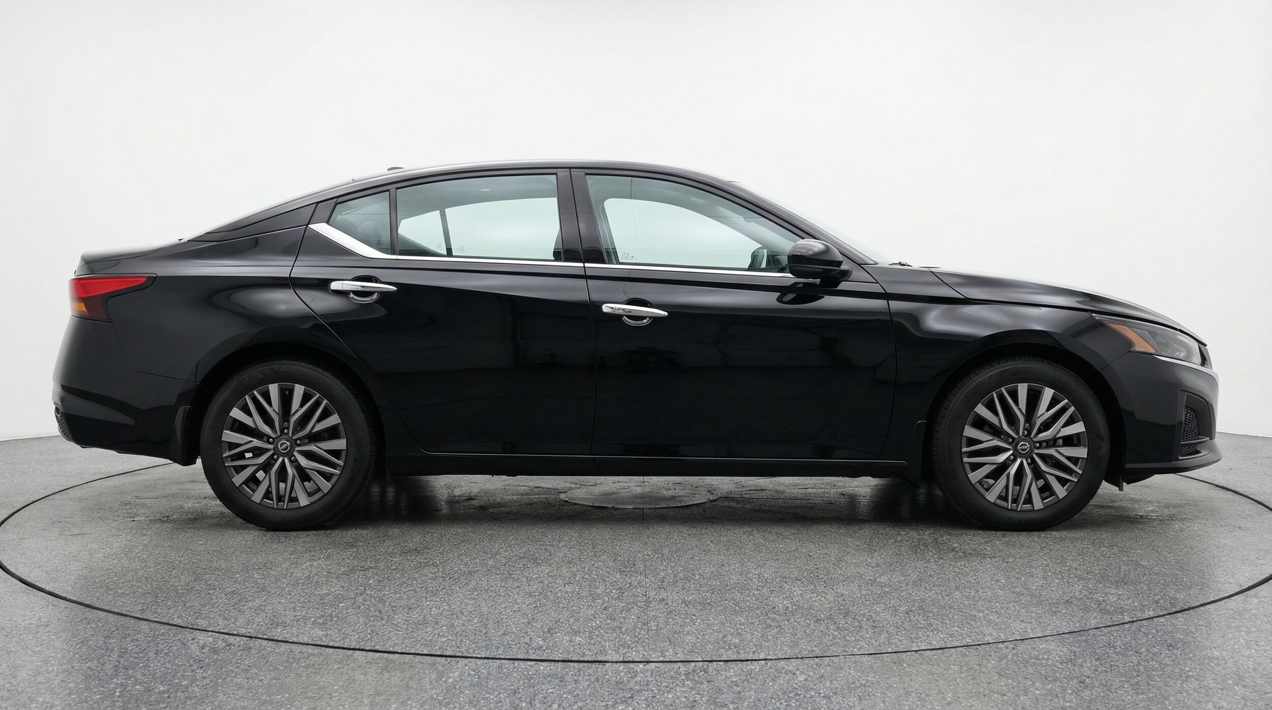 Thumbnail: 2025 Nissan Altima - 8