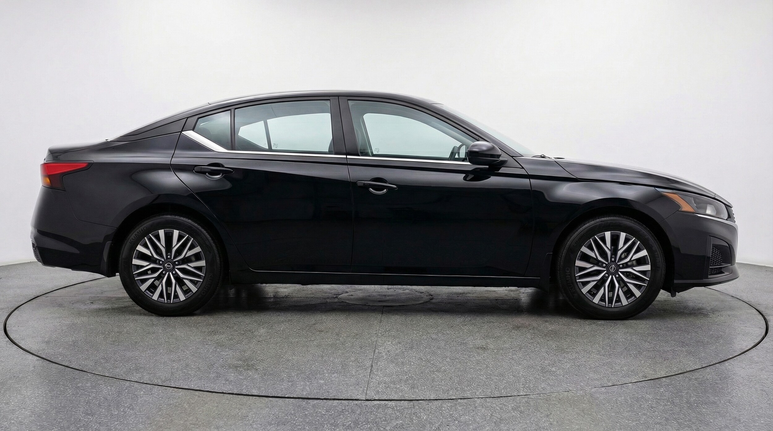 Thumbnail: 2025 Nissan Altima - 8