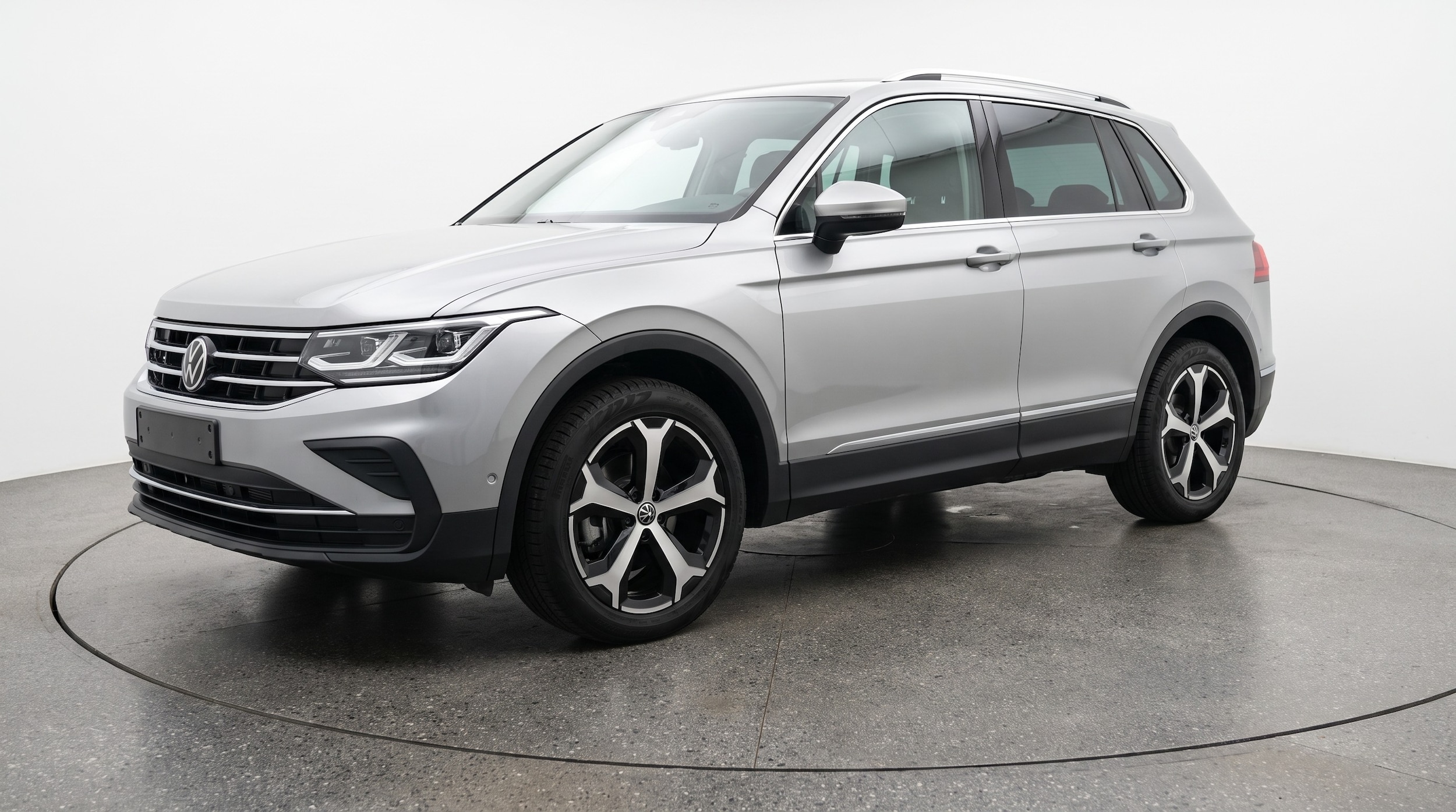 Thumbnail: 2026 Volkswagen Tiguan - 3
