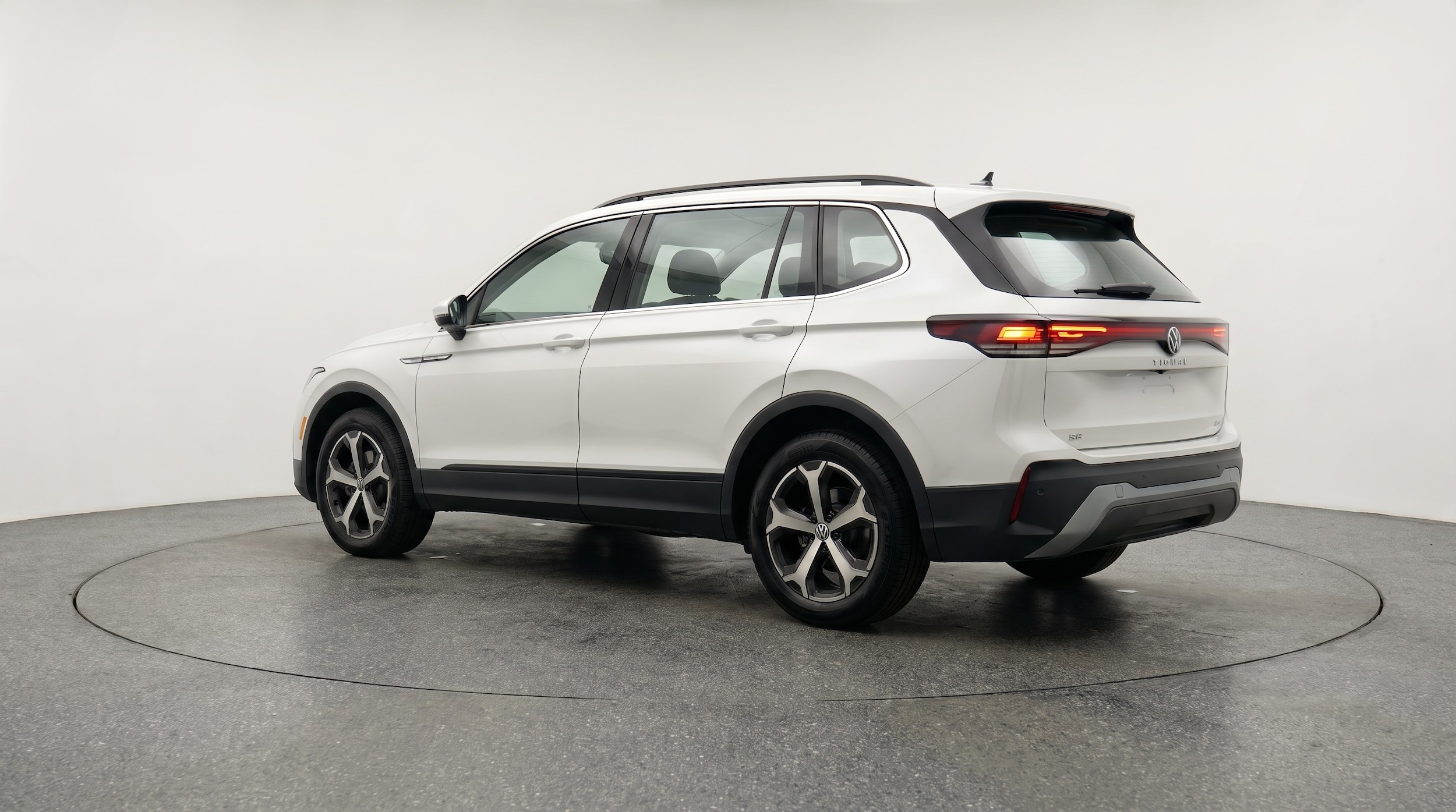 Thumbnail: 2026 Volkswagen Tiguan - 5