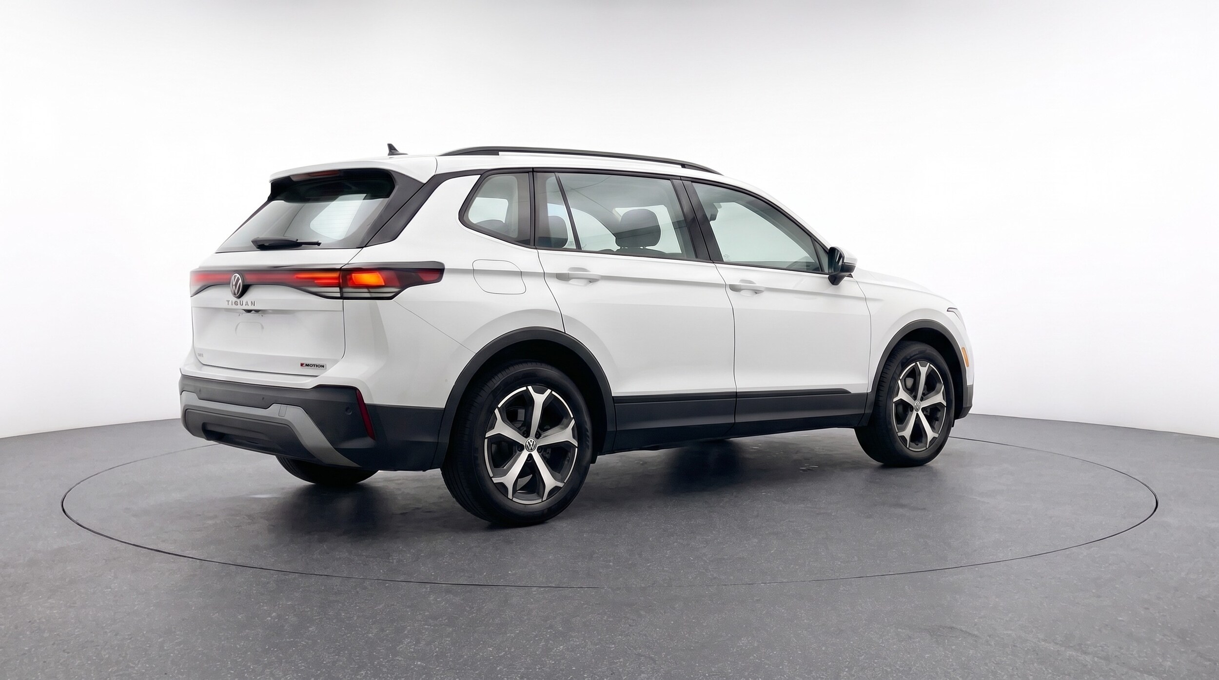 Thumbnail: 2026 Volkswagen Tiguan - 7