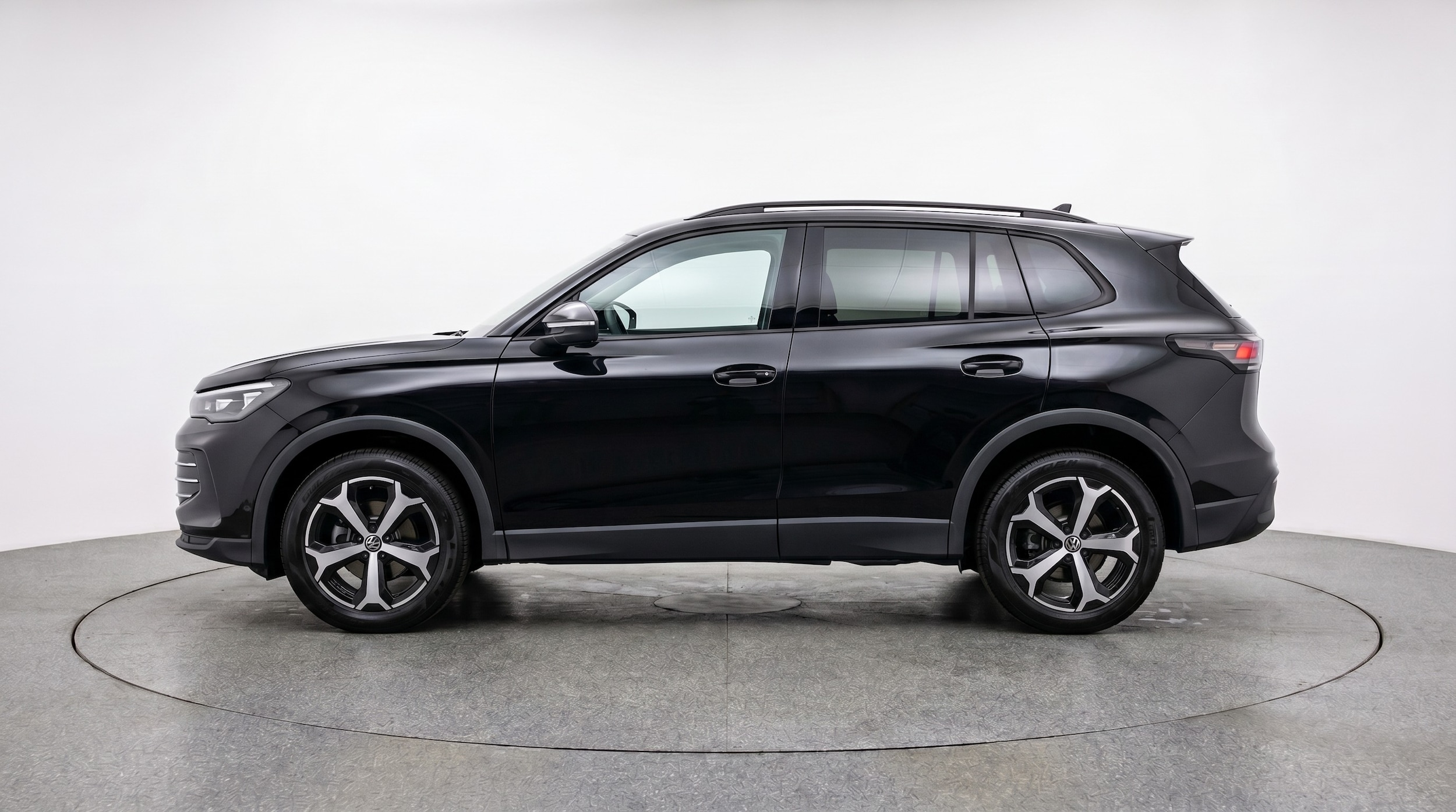 Thumbnail: 2026 Volkswagen Tiguan - 4
