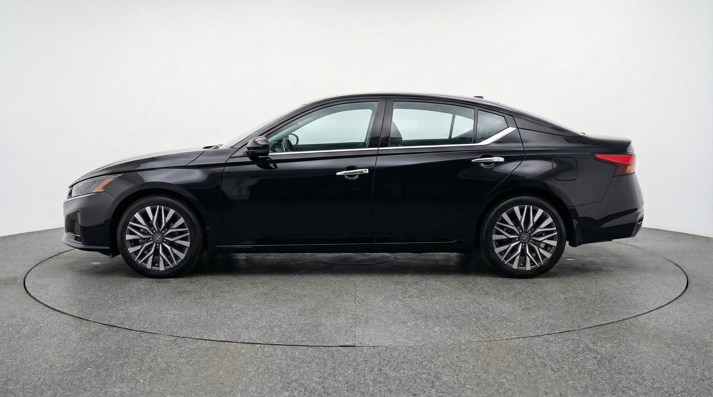 Thumbnail: 2025 Nissan Altima - 4