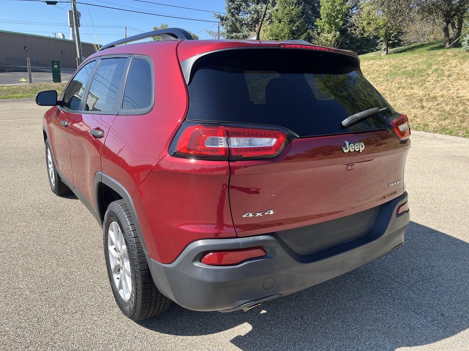 Used 2016 Jeep Cherokee Sport with VIN 1C4PJMAB3GW164241 for sale in Washington, PA