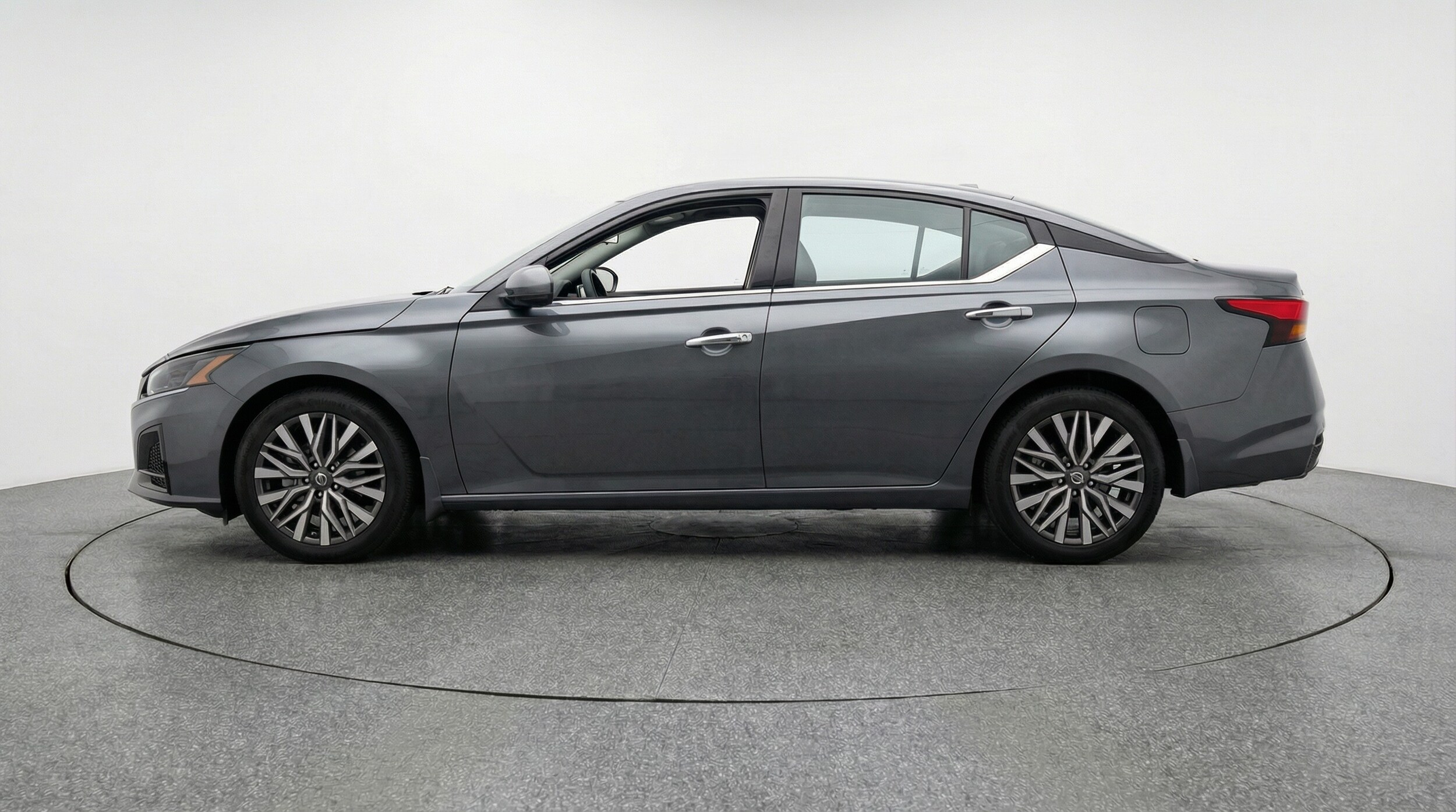 Thumbnail: 2025 Nissan Altima - 4