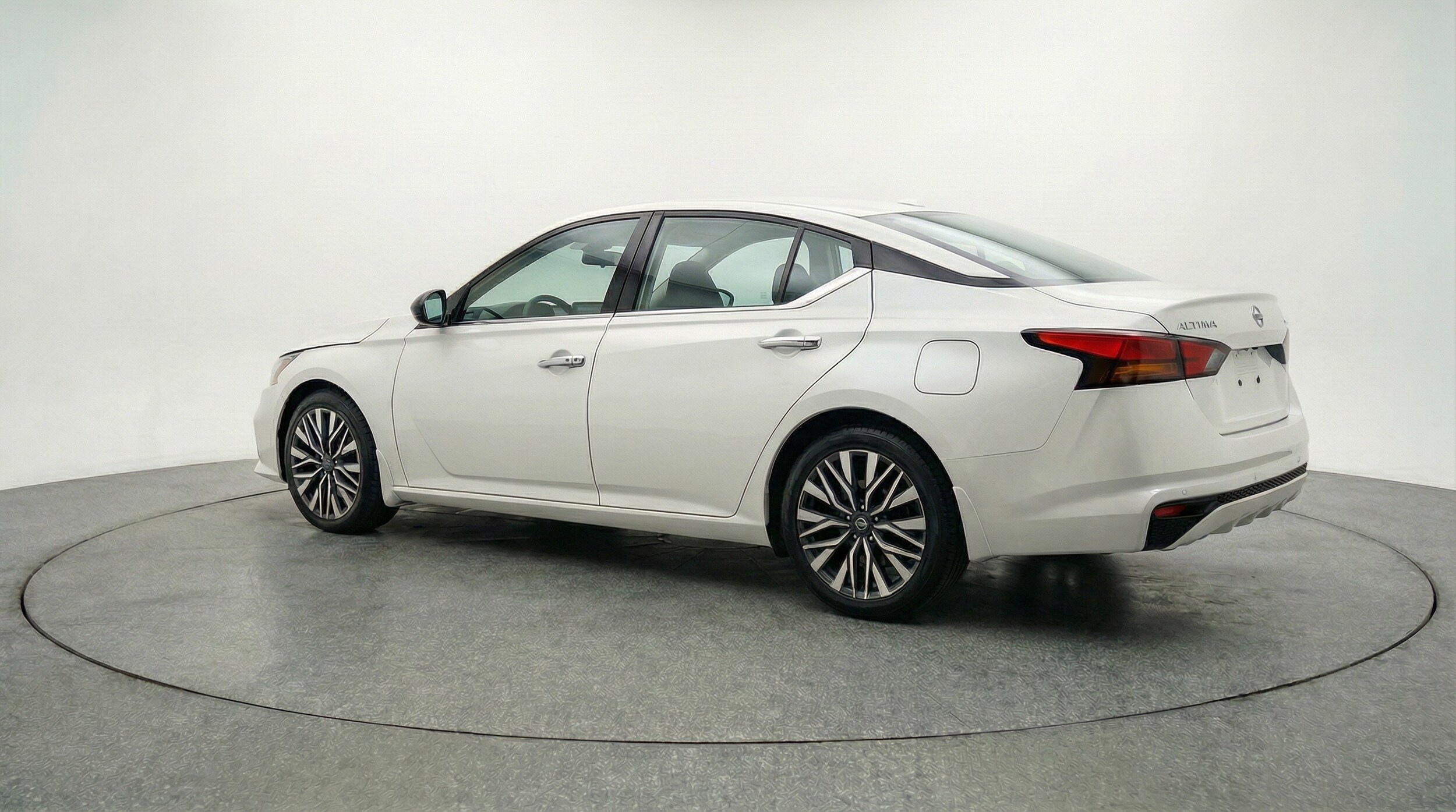 Thumbnail: 2025 Nissan Altima - 5