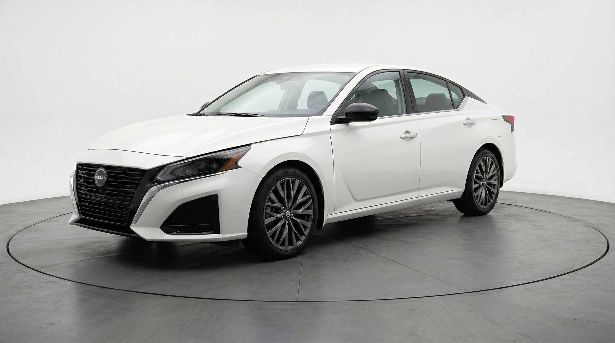 Thumbnail: 2025 Nissan Altima - 3