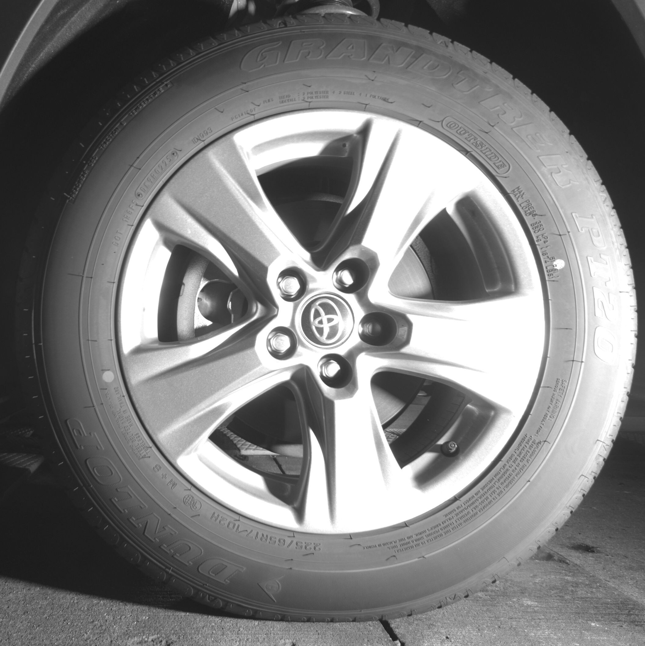 Thumbnail: 2025 Toyota RAV4 - 9