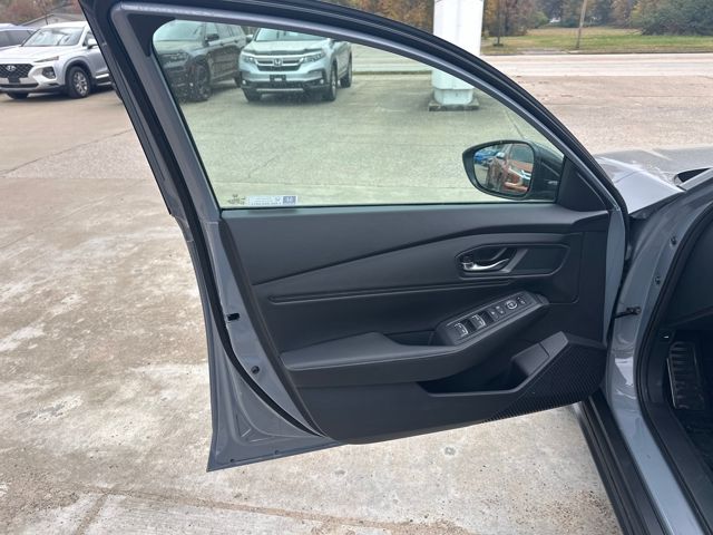 2025 Honda Accord Hybrid Sport photo 2