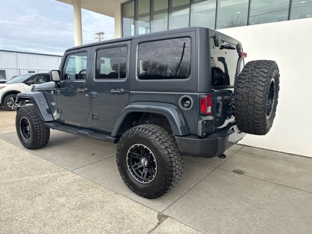 Used 2016 Jeep Wrangler Unlimited Sahara SUV