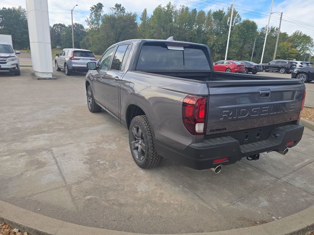 2026 Honda Ridgeline TrailSport photo 2