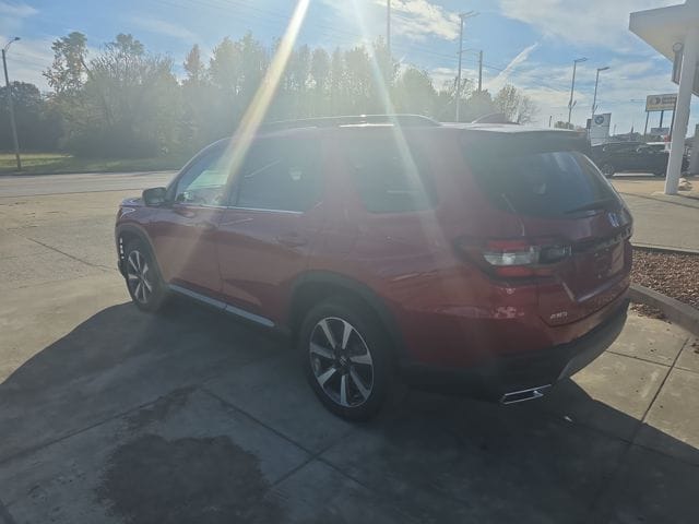 2025 Honda Pilot Touring photo 2