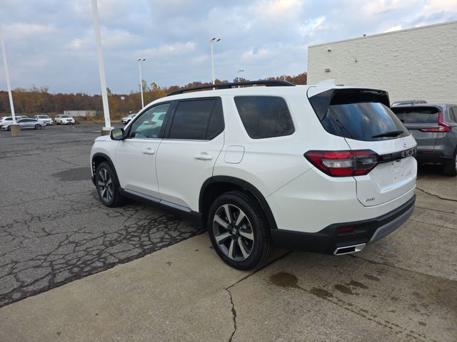 2025 Honda Pilot Touring photo 2