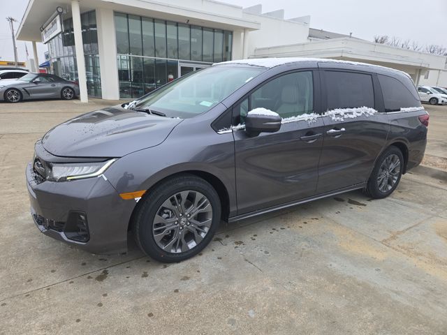 2026 Honda Odyssey Touring's photo