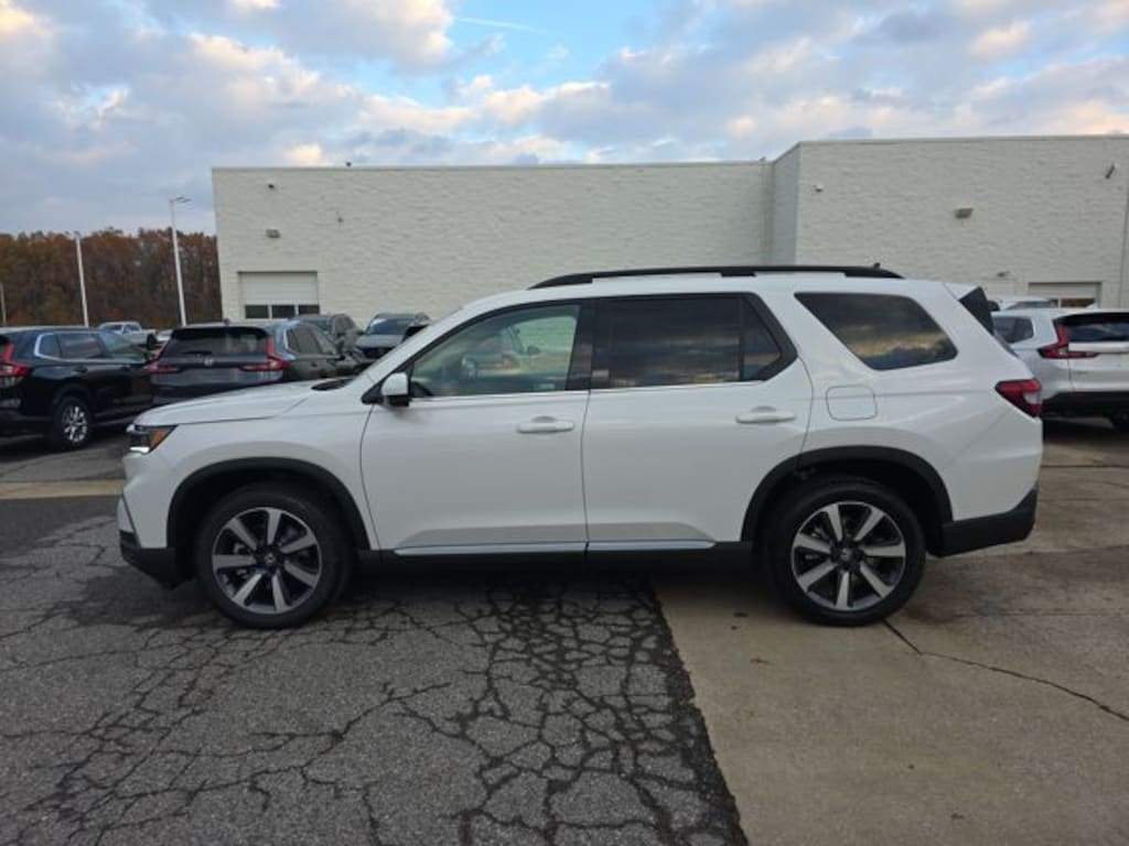 New 2025 Honda Pilot Touring SUV