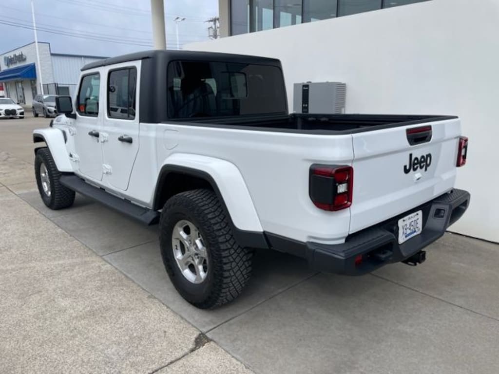 Used 2024 Jeep Gladiator Willys Truck