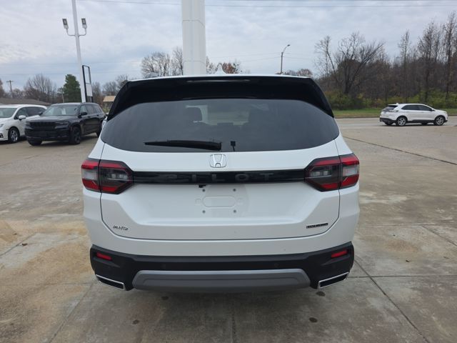 2025 Honda Pilot Touring photo 4