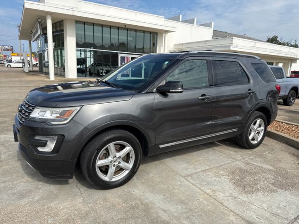 Used 2017 Ford Explorer XLT SUV