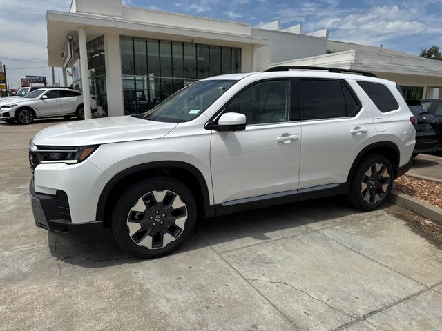 2026 Honda Pilot Touring AWD's photo