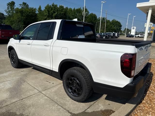 2025 Honda Ridgeline TrailSport photo 2
