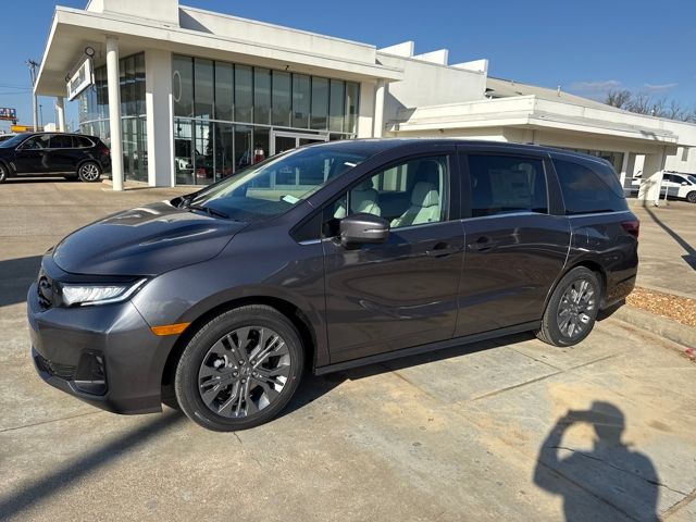 2026 Honda Odyssey Touring's photo