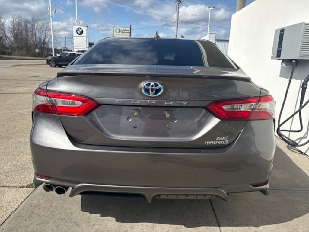 Used 2019 Toyota Camry Hybrid SE Sedan