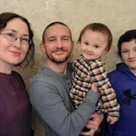 Staff member Zach Hill from ID_89db37