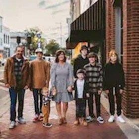 Staff member Amanda Pierce from ID_89db37