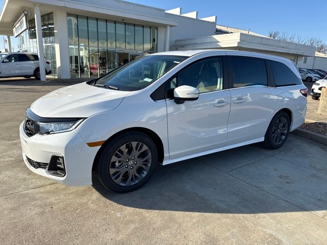 2026 Honda Odyssey Touring's photo
