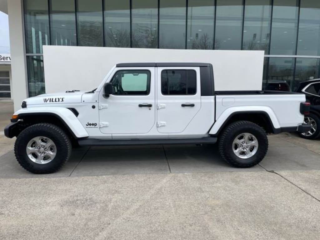 Used 2024 Jeep Gladiator Willys Truck