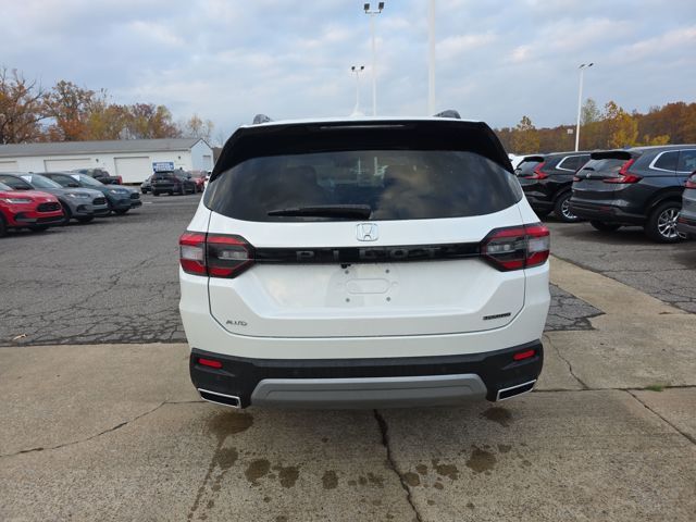 2025 Honda Pilot Touring photo 3