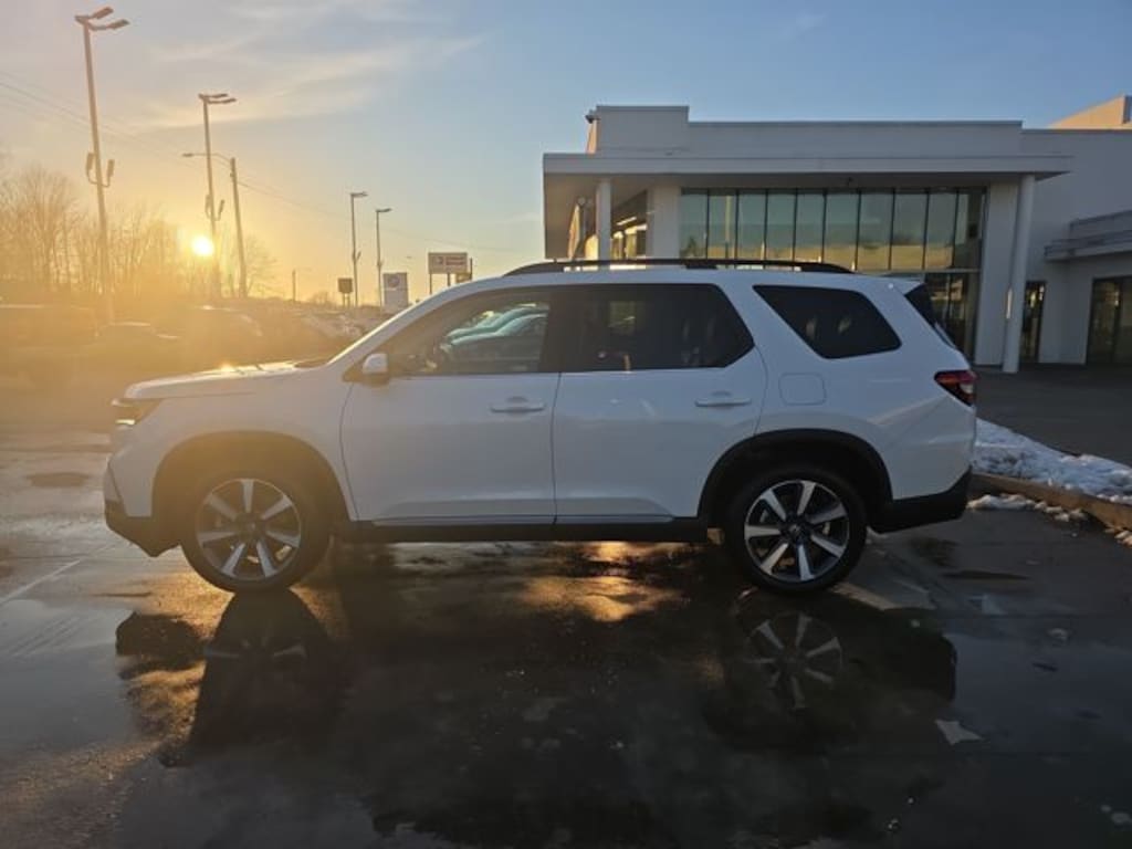 Used 2024 Honda Pilot Touring SUV