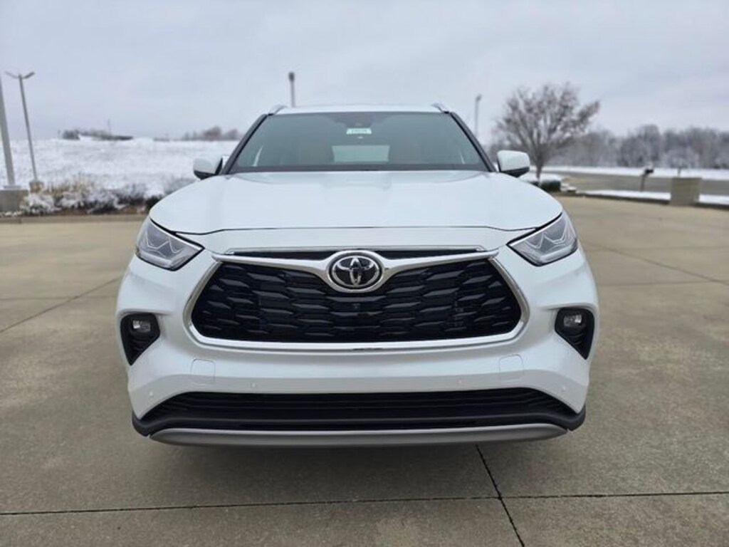 New 2026 Toyota Highlander Platinum SUV