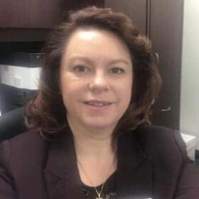 Staff member Deanna Parker from ID_4f0068