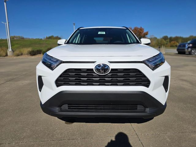 2025 Toyota RAV4 Hybrid XLE photo 2