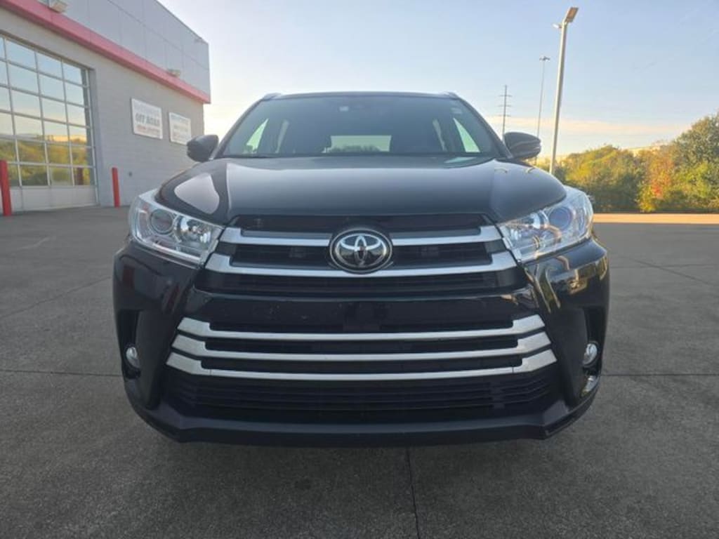 Used 2017 Toyota Highlander  SUV
