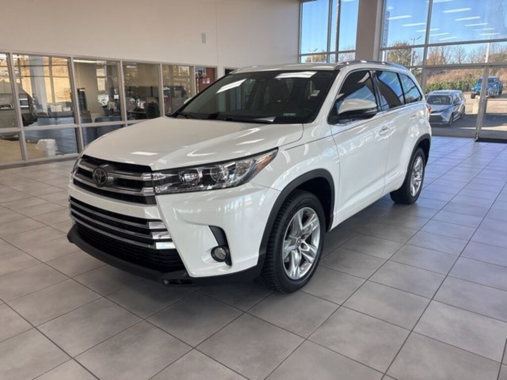 Used 2018 Toyota Highlander Limited V6 SUV