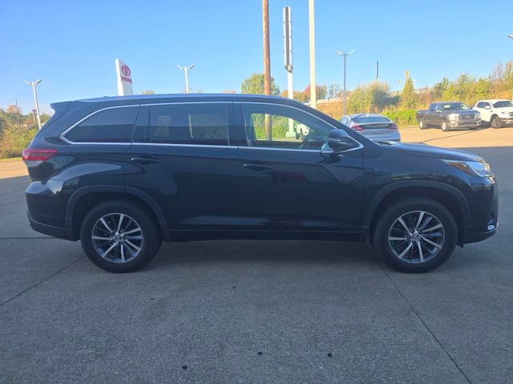 Used 2017 Toyota Highlander  SUV