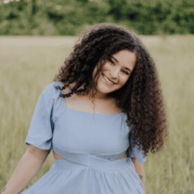 Staff member Taelyn Moore from ID_4a8478